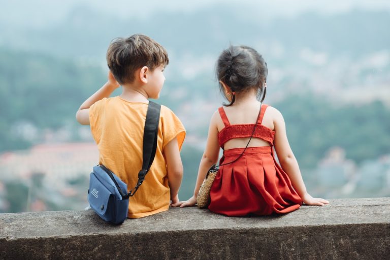 Applied Life dating webinar: two kids sitting on a rooftop